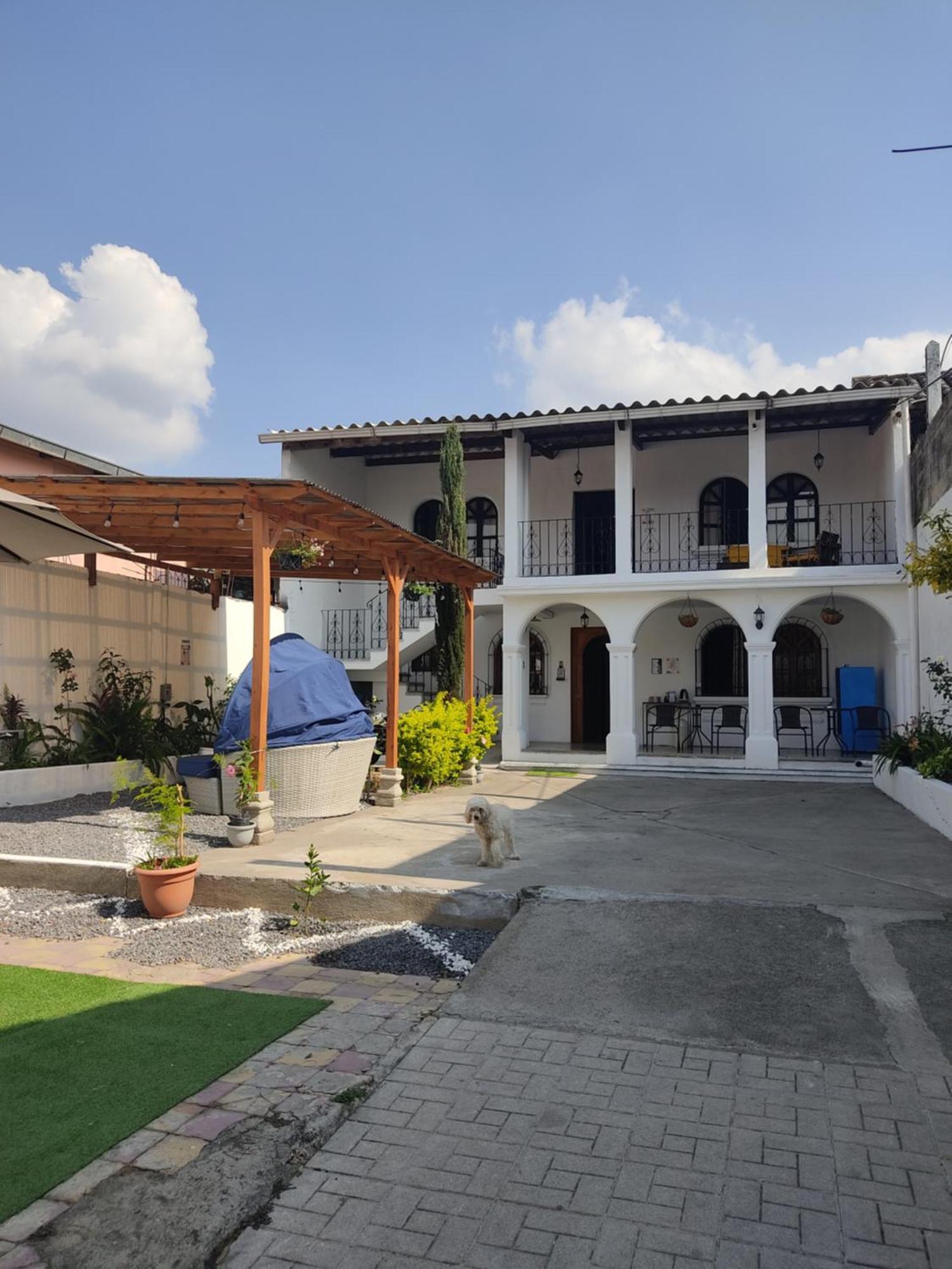 Blue Moon Hostel Antigua Exterior photo